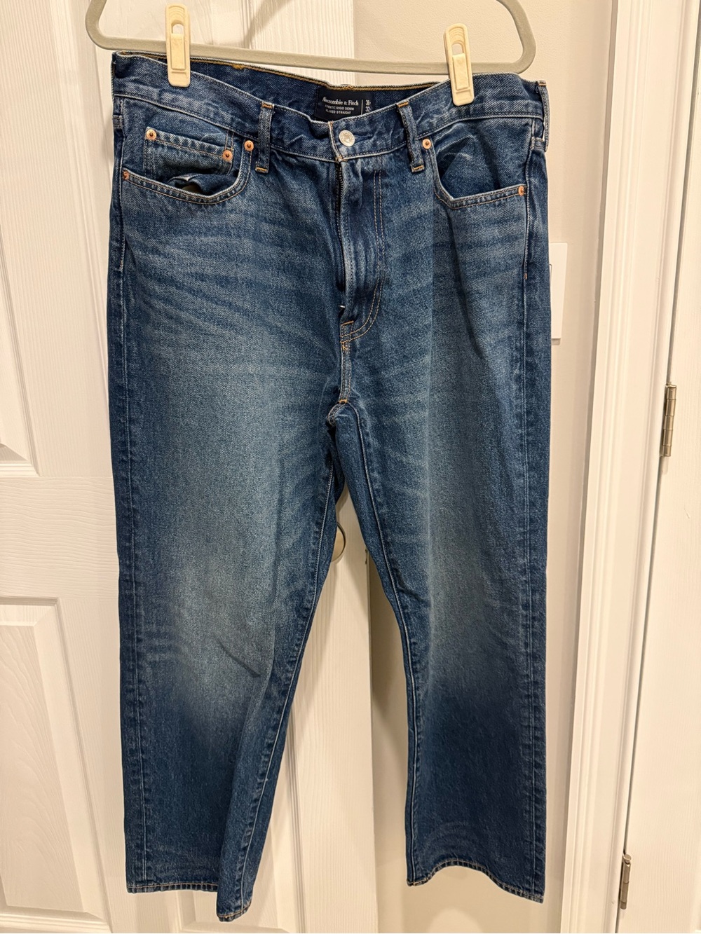 NWOT Abercrombie Relaxed Straight Jean